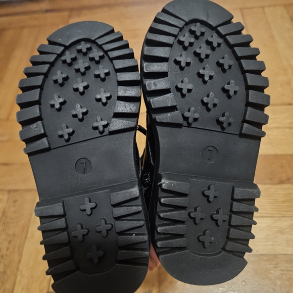 GAP Kids Black Lace-Up Boots - Picture 7 of 7